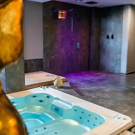 Up Wellness & Hotel
