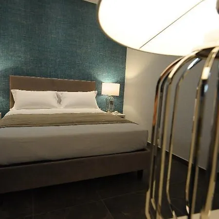 Ξενοδοχείο Up Wellness & 4*