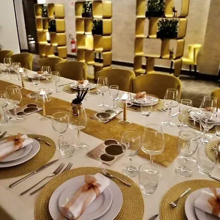 Up Wellness & 4*