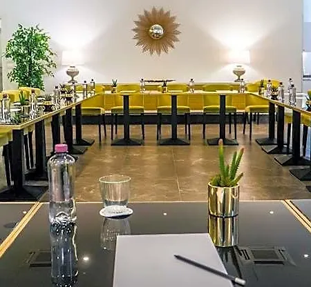 Ξενοδοχείο Up Wellness & 4*