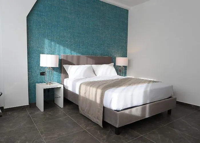 מלון Up Wellness & 4*