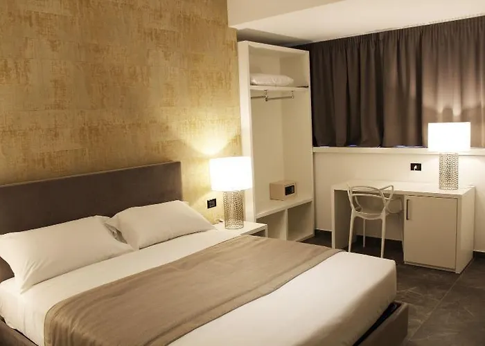 Up Wellness & מלון 4*