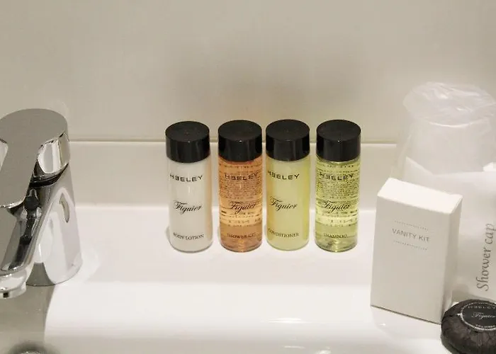 מלון Up Wellness &