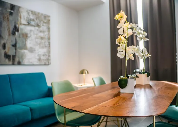 Up Wellness & מלון פויג'ה