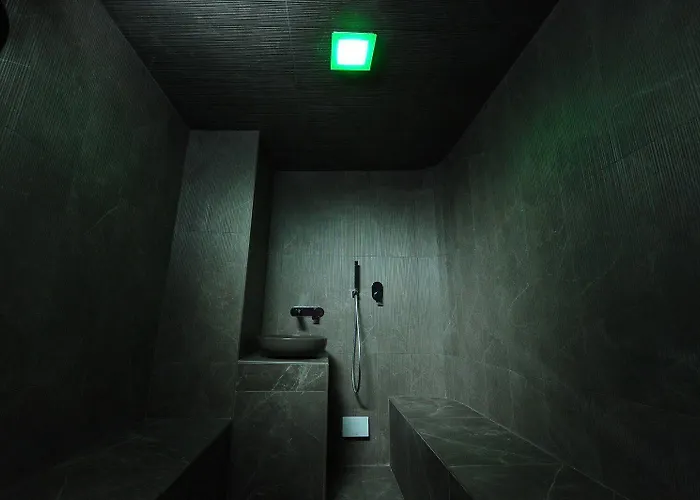 מלון Up Wellness &