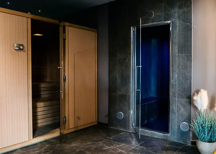 Up Wellness & מלון 4*