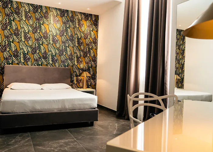 Up Wellness & מלון